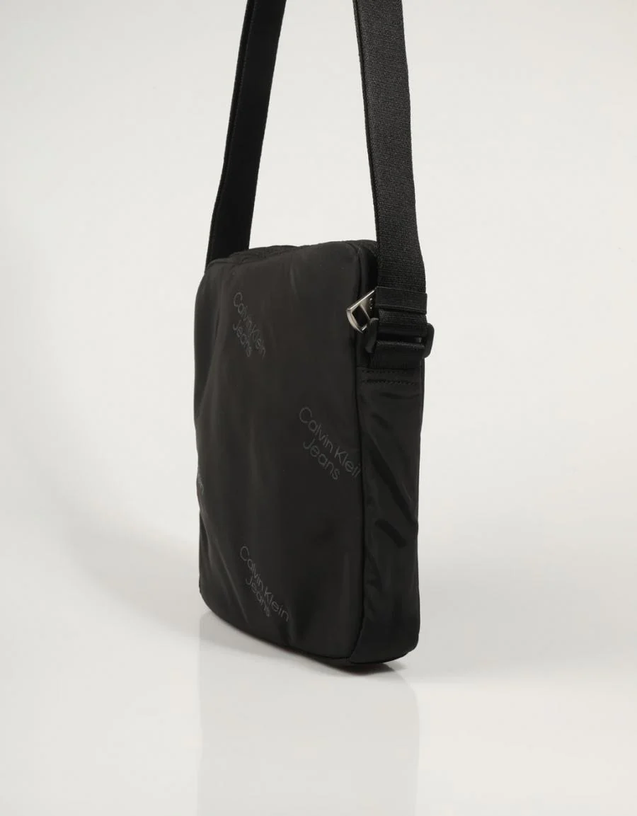 CALVIN KLEIN SPORT ESSENTIALS REPORTER 18 AOP 84995 - Image 2