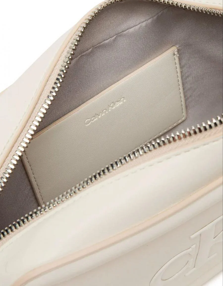 CALVIN KLEIN RAISED CK CAMERA BAG 88987 - Image 5
