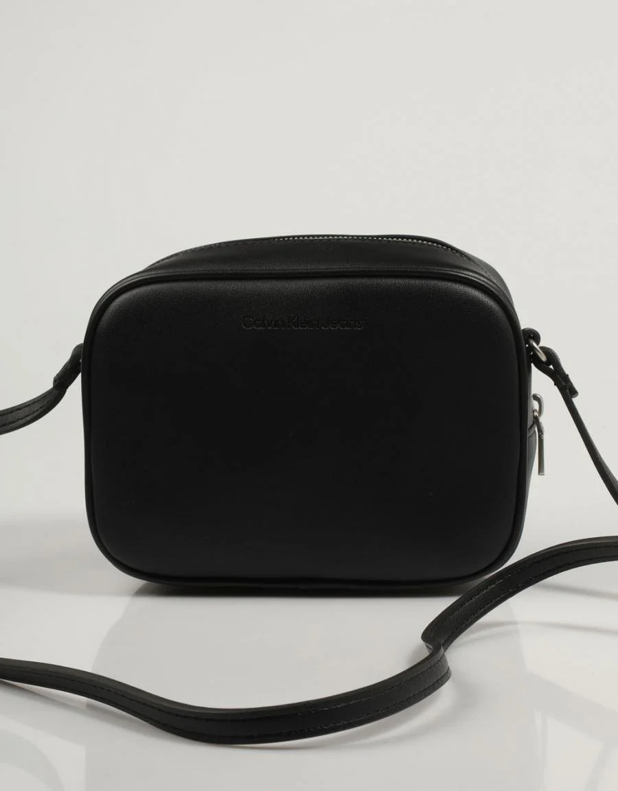 CALVIN KLEIN SCULPTED CAMERA BAG18 MONO 82984 - Image 3