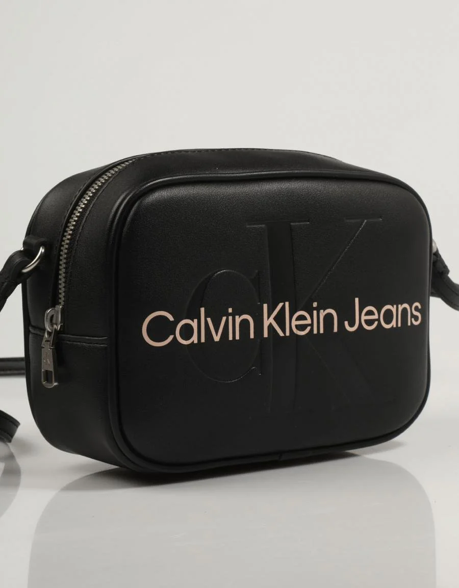 CALVIN KLEIN SCULPTED CAMERA BAG18 MONO 82984 - Image 4