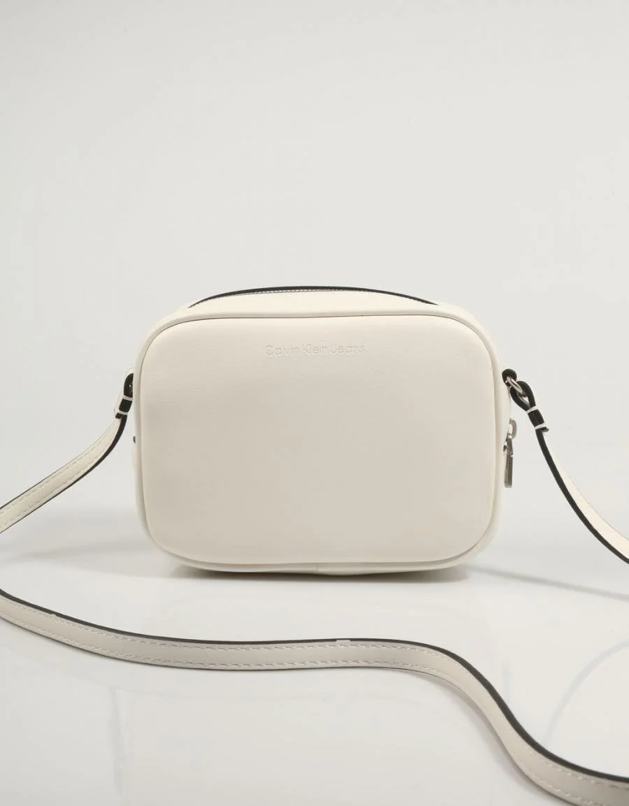 CALVIN KLEIN SCULPTED CAMERA BAG18 MONO 82985 - Image 3