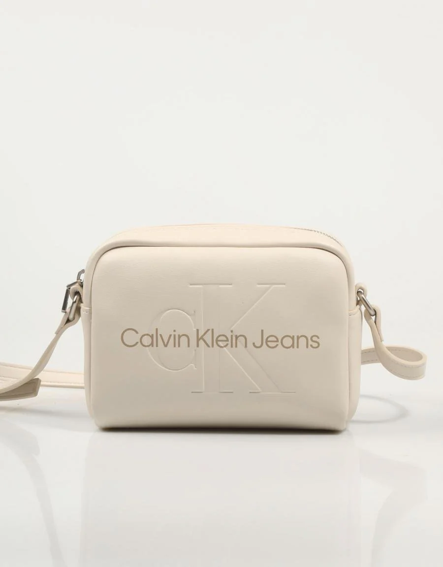 CALVIN KLEIN SCULPTED CAMERA BAG18 MONO 85737