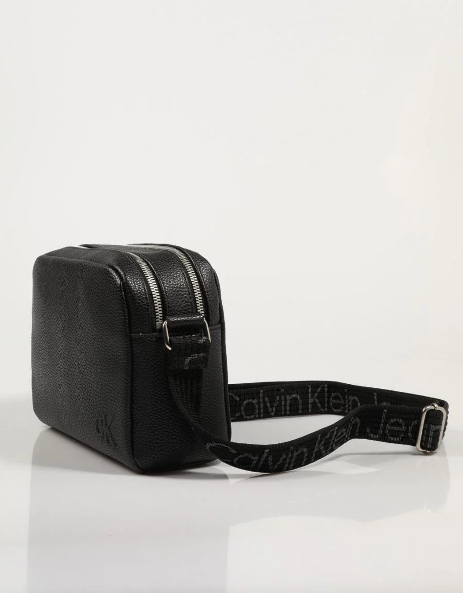 CALVIN KLEIN ULTRALIGHT DBLZIP CAMERABAG21 PU 85741 - Image 2