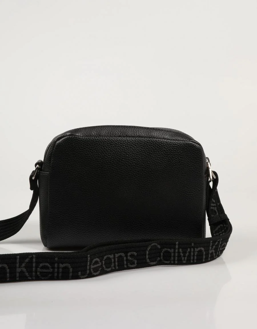 CALVIN KLEIN ULTRALIGHT DBLZIP CAMERABAG21 PU 85741 - Image 3