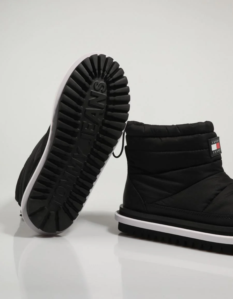 TOMMY HILFIGER PADDED TOMMY JEANS WMNS BOOT 79939 - Image 4