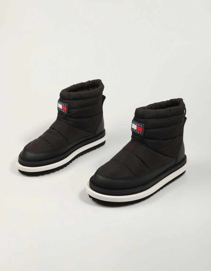 TOMMY HILFIGER TJW PADDED FLAT BOOT WL 85655 - Image 2