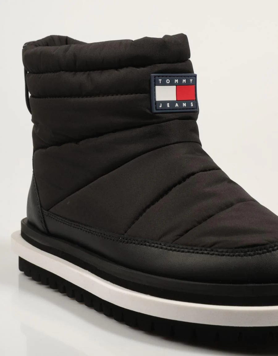 TOMMY HILFIGER TJW PADDED FLAT BOOT WL 85655 - Image 5