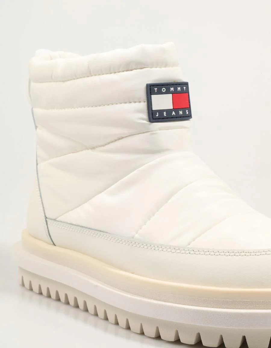 TOMMY HILFIGER TJW PADDED FLAT BOOT WL 85656 - Image 5