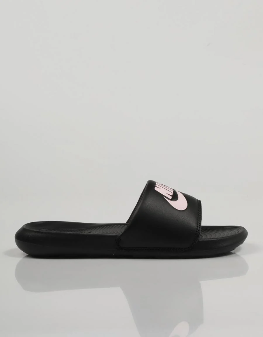NIKE VICTORI 81569