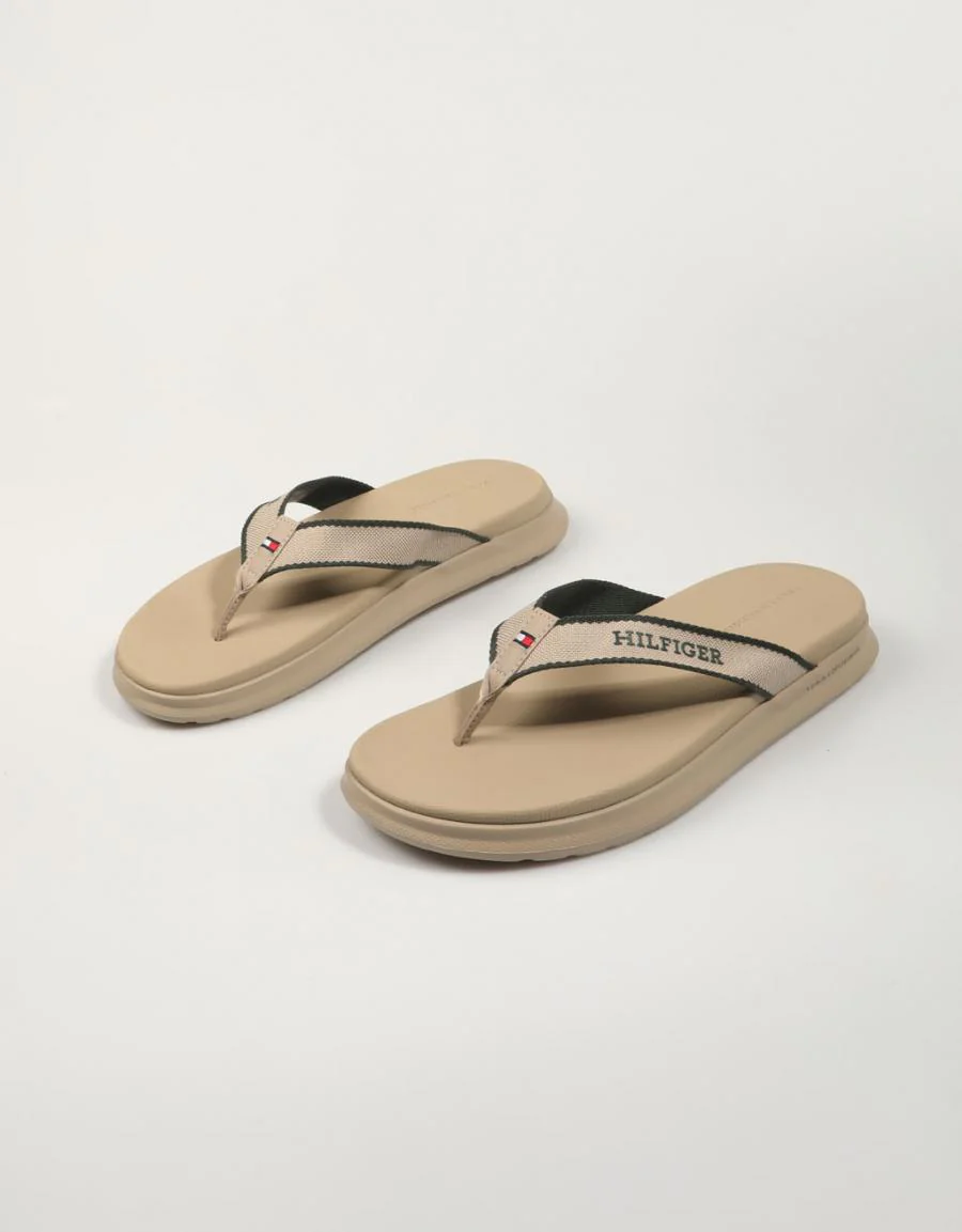 TOMMY HILFIGER DUAL DENSITY TOE BEACH SANDAL 84193 - Image 2