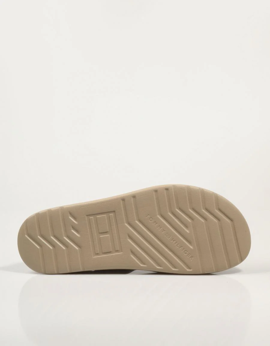 TOMMY HILFIGER DUAL DENSITY TOE BEACH SANDAL 84193 - Image 4