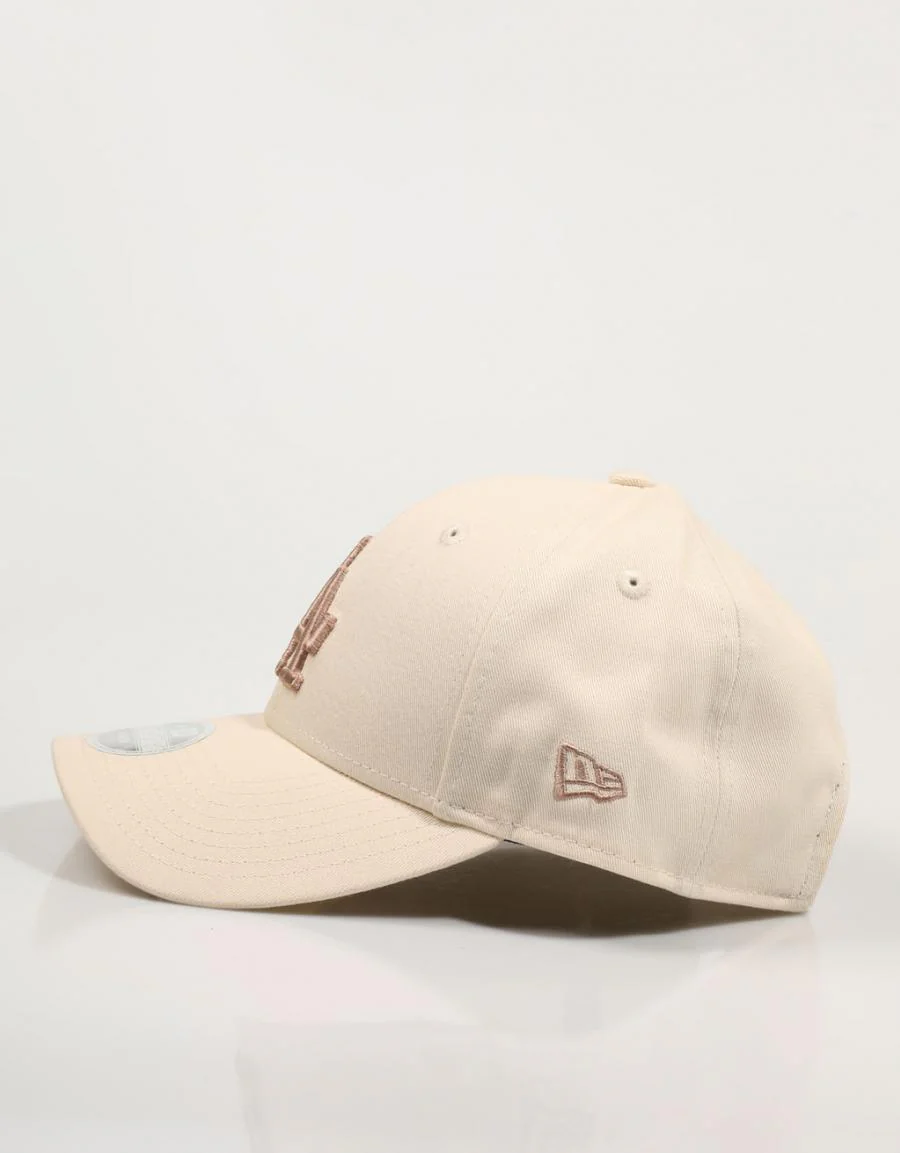 NEW ERA FEMALE LEAGUE ESS 9FORTY 86255 - Image 2