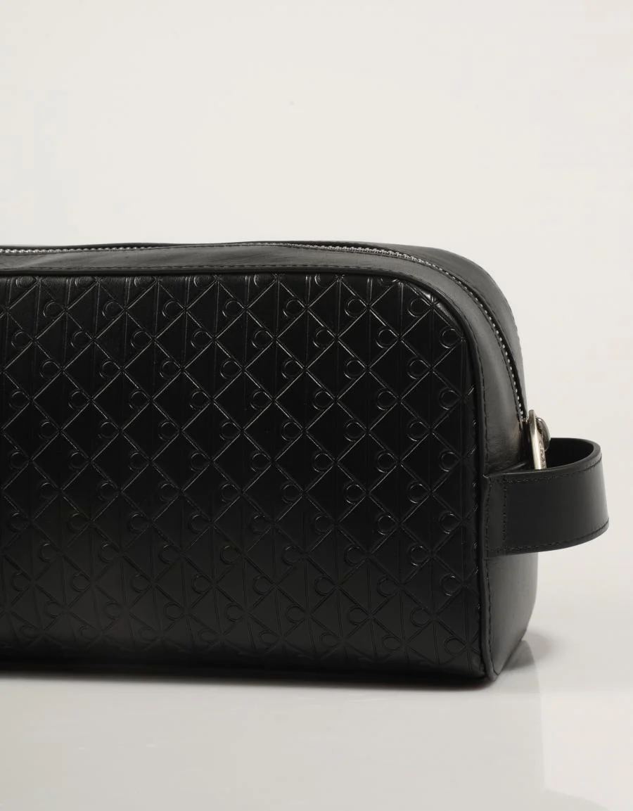 CALVIN KLEIN EMBOSSED EMBLEM WASHBAG 89783 - Image 4