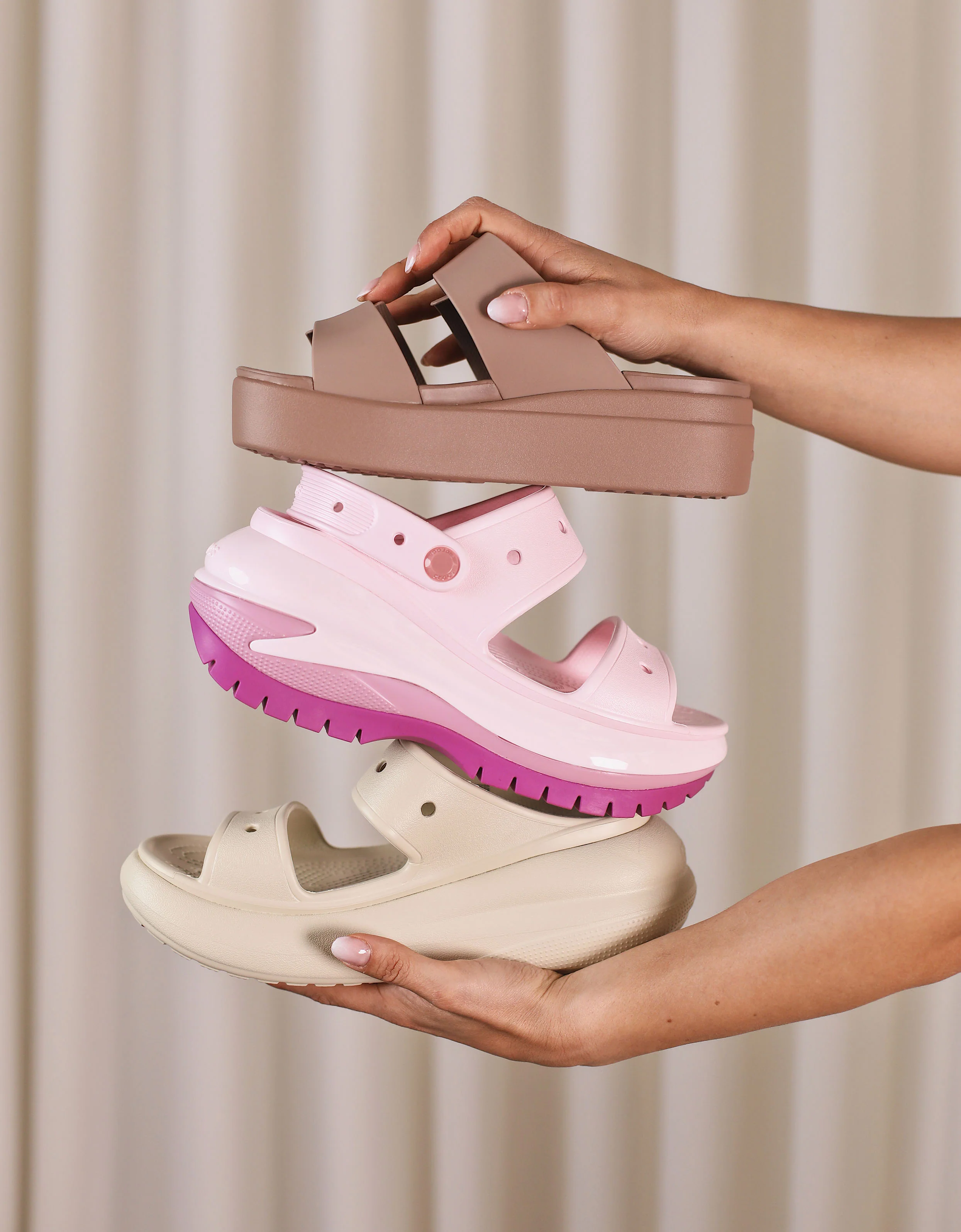 CROCS MEGA CRUSH SANDAL 207989 87885 - Image 2