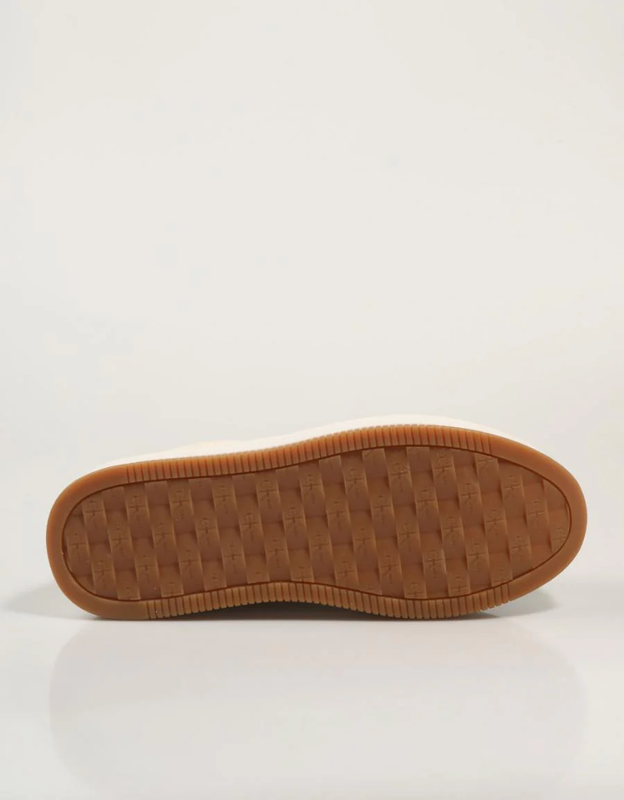 CALVIN KLEIN BERGEN BOLD FLATF LOW LACE TUMB 86857 - Image 4