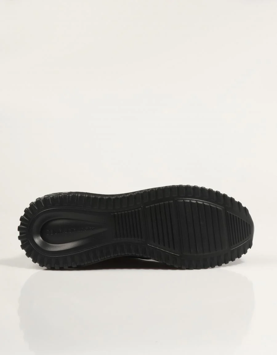 CALVIN KLEIN EVA RUNNER TECH KNIT 88316 - Image 4