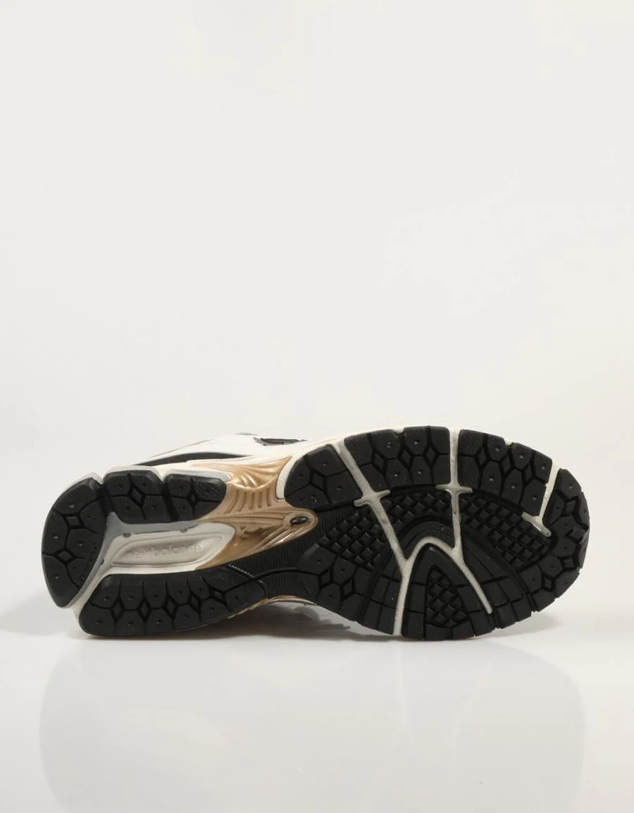 NEW BALANCE M2002 85680 - Image 4