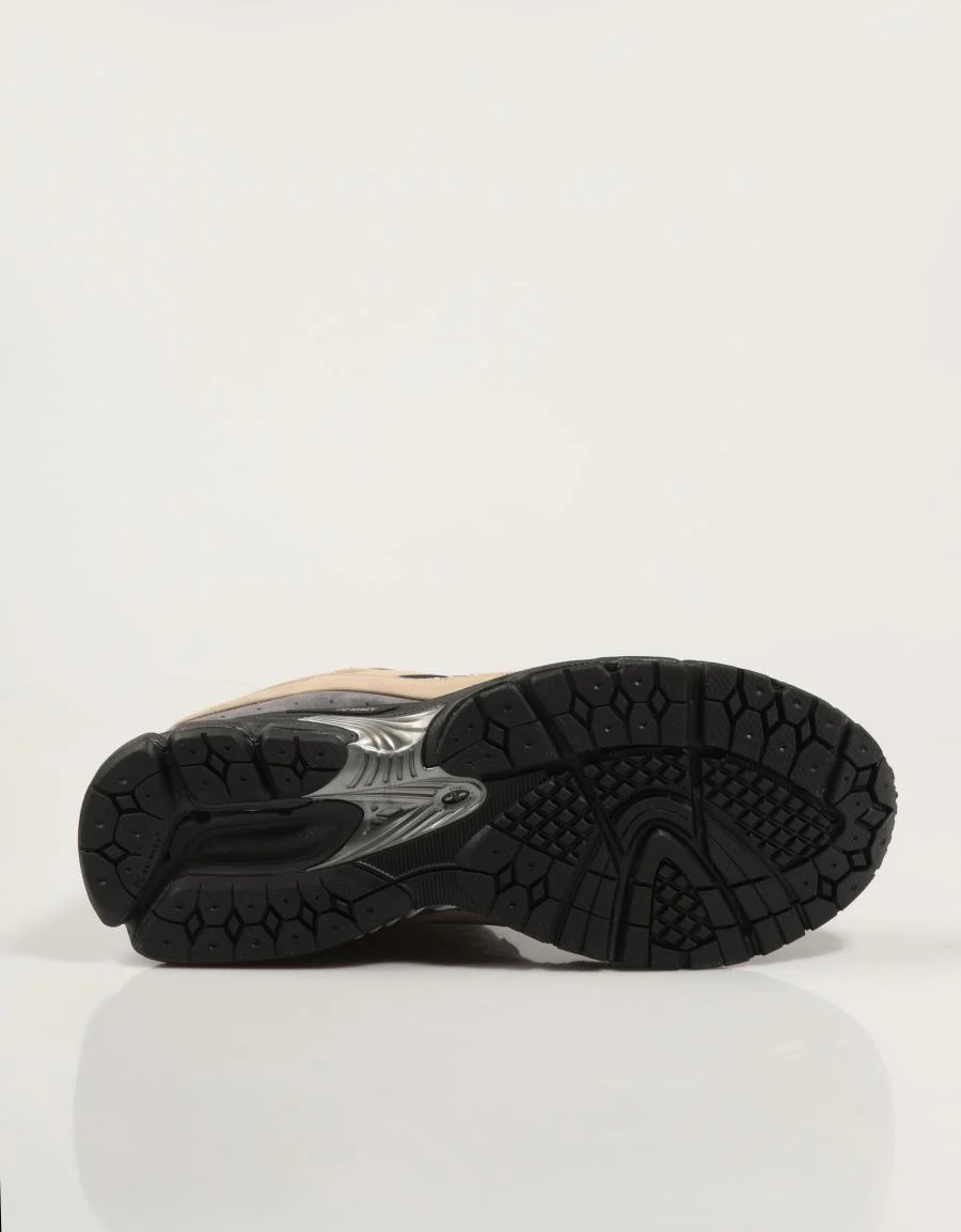 NEW BALANCE M2002 89732 - Image 4