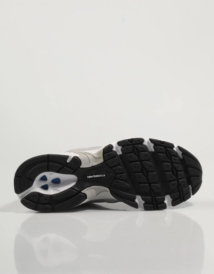 ZAPATILLAS NEW BALANCE MR530 Gris 81918 - Image 4