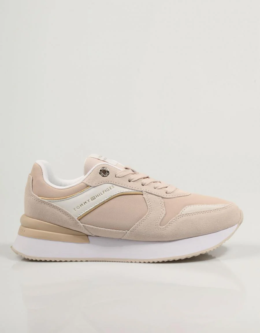 TOMMY HILFIGER ELEVATED FEMININE RUNNER 83057