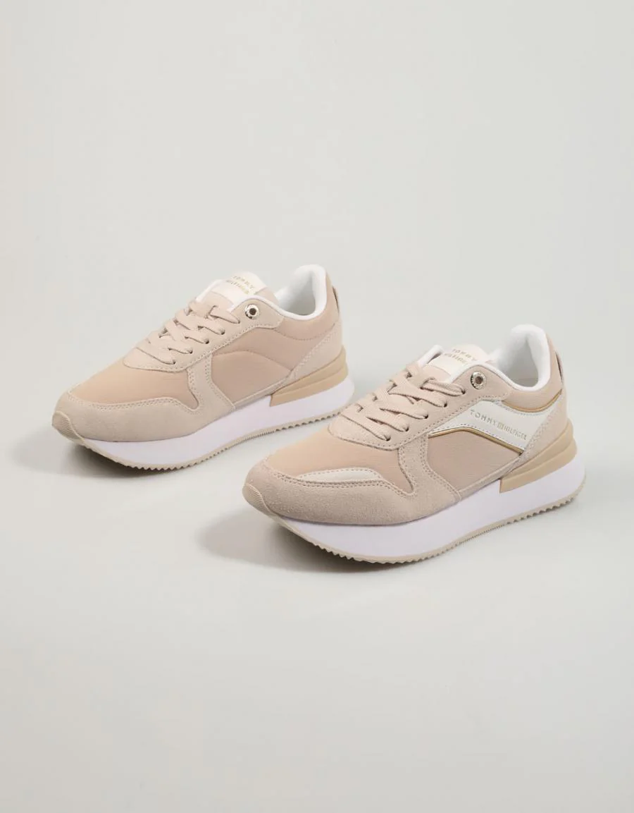 TOMMY HILFIGER ELEVATED FEMININE RUNNER 83057 - Image 2