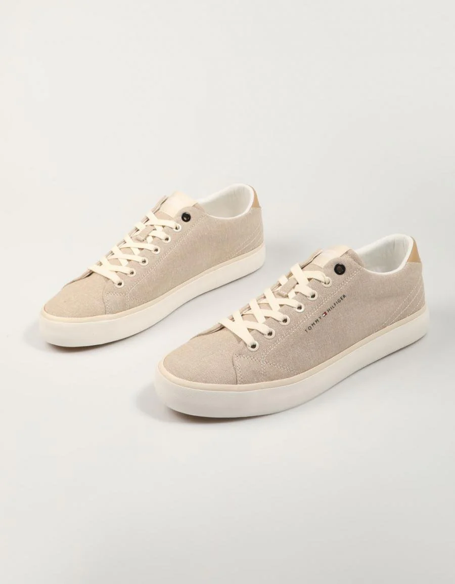 TOMMY HILFIGER TH HI VULC LOW CHAMBRAY 84214 - Image 2