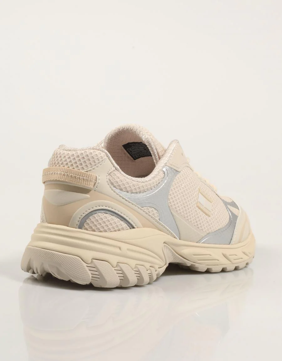 TOMMY HILFIGER TJW OUTDOOR RUNNER 88377 - Image 3