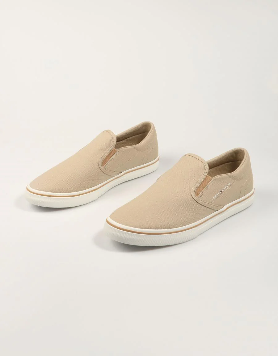 TOMMY HILFIGER VULC CORE SLIP ON 89513 - Image 2
